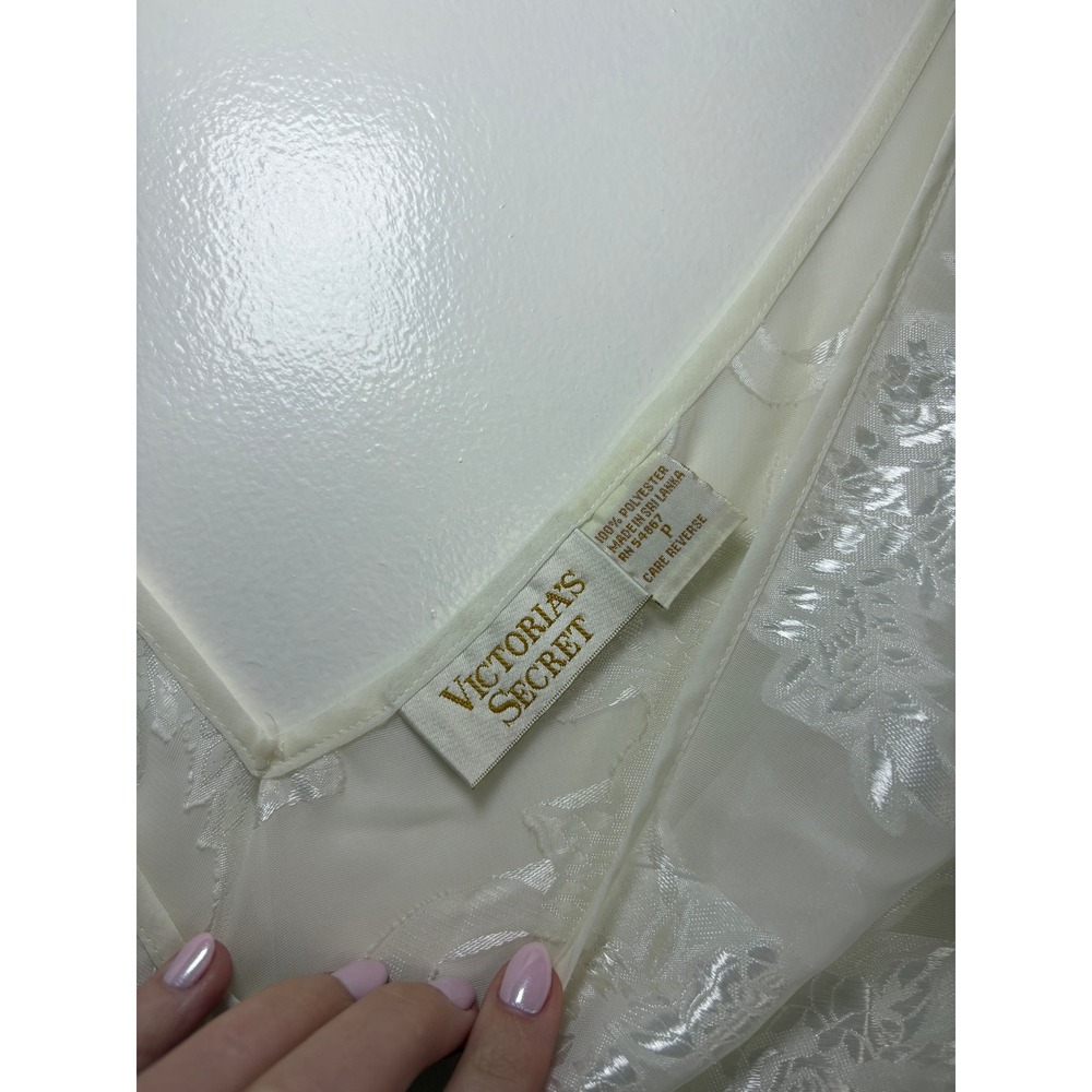 VINTAGE Victoria's Secret Nightgown Petite White Cream Floral Lace Slip - Picture 3 of 5